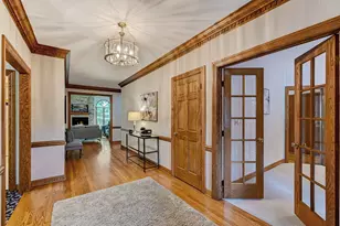 68 Berkshire Ct, Burr Ridge, IL 60527 - Photo 4