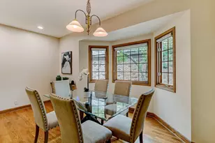 68 Berkshire Ct, Burr Ridge, IL 60527 - Photo 12