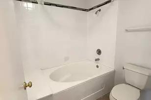 1 Collingwood Ct, Bolingbrook, IL 60440 - Photo 14