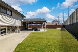 8625 W 81st St, Justice, IL 60458 - Photo 26
