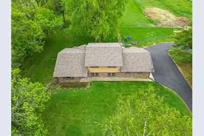 10160 Cemetery Road, Pecatonica, IL 61063 - Photo 6