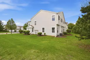 1814 Candlelight Cir, Montgomery, IL 60538 - Photo 24