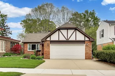 313 S Hi Lusi Avenue, Mount Prospect, IL 60056 - Photo 2