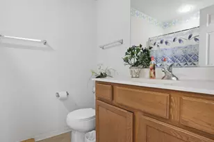 918 Oak Ridge Blvd, Elgin, IL 60120 - Photo 10
