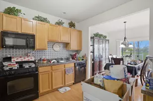 918 Oak Ridge Blvd, Elgin, IL 60120 - Photo 8