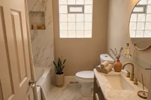 8015 S Paxton Ave, Chicago, IL 60617 - Photo 16