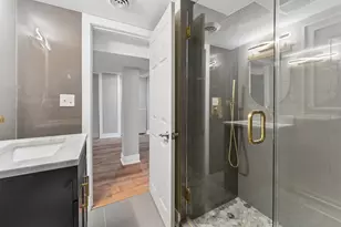 8015 S Paxton Ave, Chicago, IL 60617 - Photo 38