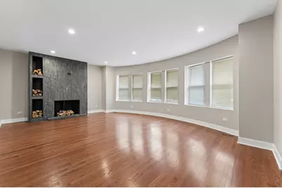 8015 S Paxton Avenue, Chicago, IL 60617 - Photo 6