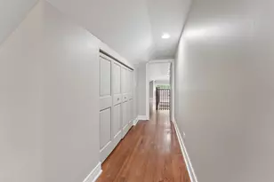 8015 S Paxton Ave, Chicago, IL 60617 - Photo 28