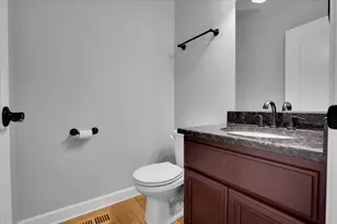 7222 W 83rd St, Bridgeview, IL 60455 - Photo 16