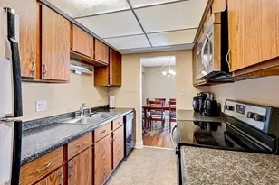6340 Americana Dr, Willowbrook, IL 60527 - Photo 6