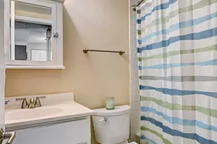 6340 Americana Dr, Willowbrook, IL 60527 - Photo 8