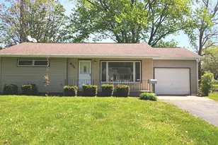 805 Garfield St, Harvard, IL 60033 - Photo 1