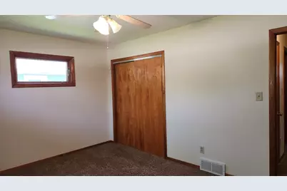 805 Garfield Street, Harvard, IL 60033 - Photo 8