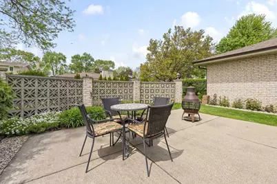 404 S Helena Avenue, Mount Prospect, IL 60056 - Photo 36