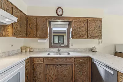 404 S Helena Avenue, Mount Prospect, IL 60056 - Photo 18