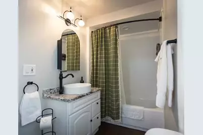 300 Division Street, South Elgin, IL 60177 - Photo 12