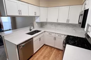 4716 Amber Cir, Hoffman Estates, IL 60192 - Photo 4