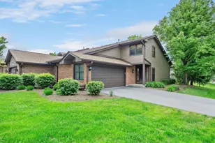 131 White Birch Ln, Westmont, IL 60559 - Photo 2