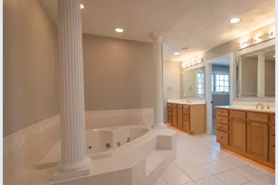 1687 Barberry Circle, Freeport, IL 61032 - Photo 26
