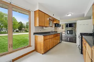 1028 Cherokee Pl, Lemont, IL 60439 - Photo 10