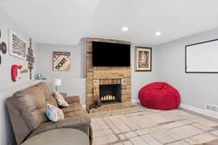 224 E Cedarwood Ct, Palatine, IL 60067 - Photo 14