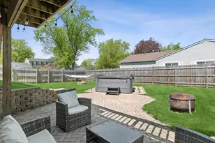 224 E Cedarwood Ct, Palatine, IL 60067 - Photo 18