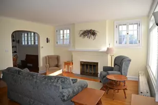 940 W Grant Dr, Des Plaines, IL 60016 - Photo 10