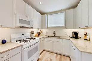940 W Grant Dr, Des Plaines, IL 60016 - Photo 18