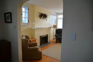 940 W Grant Dr, Des Plaines, IL 60016 - Photo 6