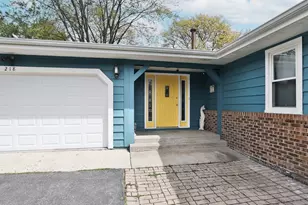 218 E Nerge Rd, Roselle, IL 60172 - Photo 2