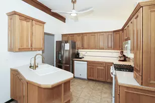 218 E Nerge Rd, Roselle, IL 60172 - Photo 12
