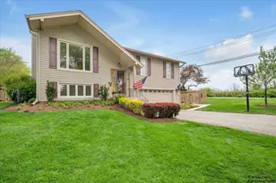 26 Washtenaw St, Algonquin, IL 60102 - Photo 2