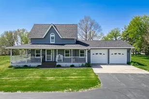 34007 Pearl St, Kirkland, IL 60146 - Photo 4