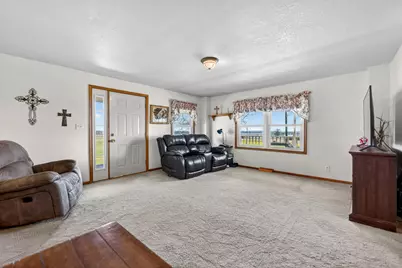34007 Pearl Street, Kirkland, IL 60146 - Photo 6