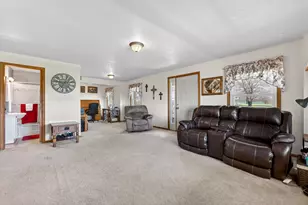 34007 Pearl St, Kirkland, IL 60146 - Photo 8