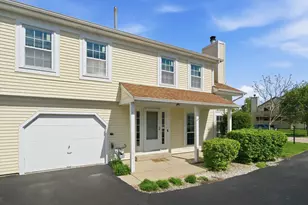 216 Whitewood Dr, Streamwood, IL 60107 - Photo 2