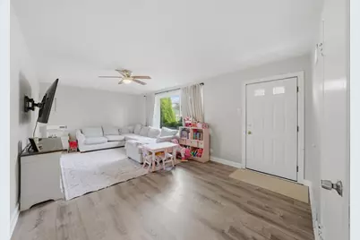 3231 W 99th Street, Evergreen Park, IL 60805 - Photo 6