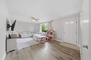 3231 W 99th St, Evergreen Park, IL 60805 - Photo 6