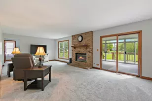 307 Churchill Ct, Sleepy Hollow, IL 60118 - Photo 10
