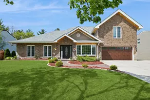 1024 Parker Dr, Schaumburg, IL 60194 - Photo 1