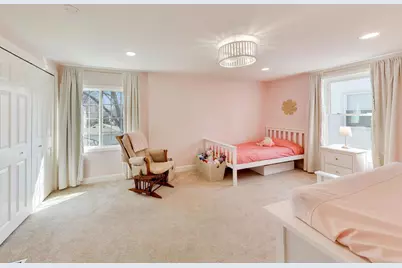 901 S Hillside Avenue, Elmhurst, IL 60126 - Photo 14