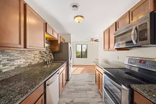 425 Walnut Creek Ln, Lisle, IL 60532 - Photo 10