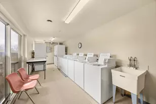 425 Walnut Creek Ln, Lisle, IL 60532 - Photo 18