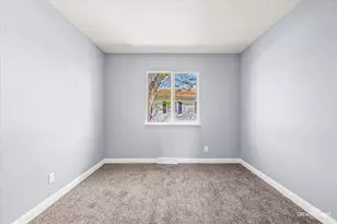 1370 Monomoy St, Aurora, IL 60506 - Photo 12