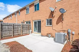 1370 Monomoy St, Aurora, IL 60506 - Photo 20