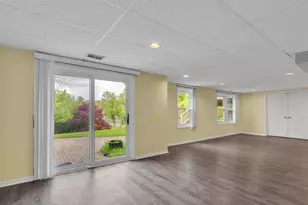 904 Warwick Ln, Lake Zurich, IL 60047 - Photo 32