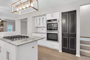 904 Warwick Ln, Lake Zurich, IL 60047 - Photo 8