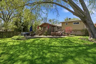 758 7th Ave, Libertyville, IL 60048 - Photo 36