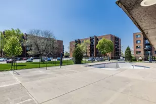 9375 Landings Ln, Des Plaines, IL 60016 - Photo 26